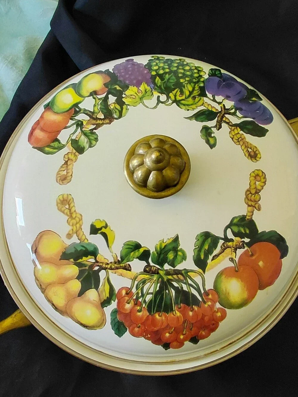 TableTops Unlimited White Fruit-Pattern Covered Fry Pan with Brass-Tone Handles